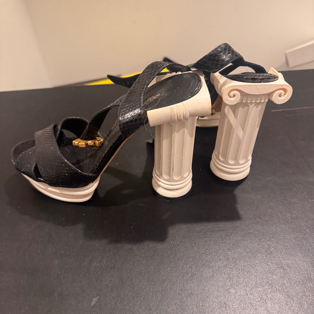 Dolce & Gabbana column shoes